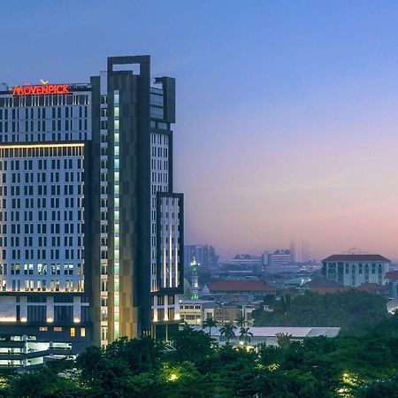 Movenpick Surabaya City Exterior photo