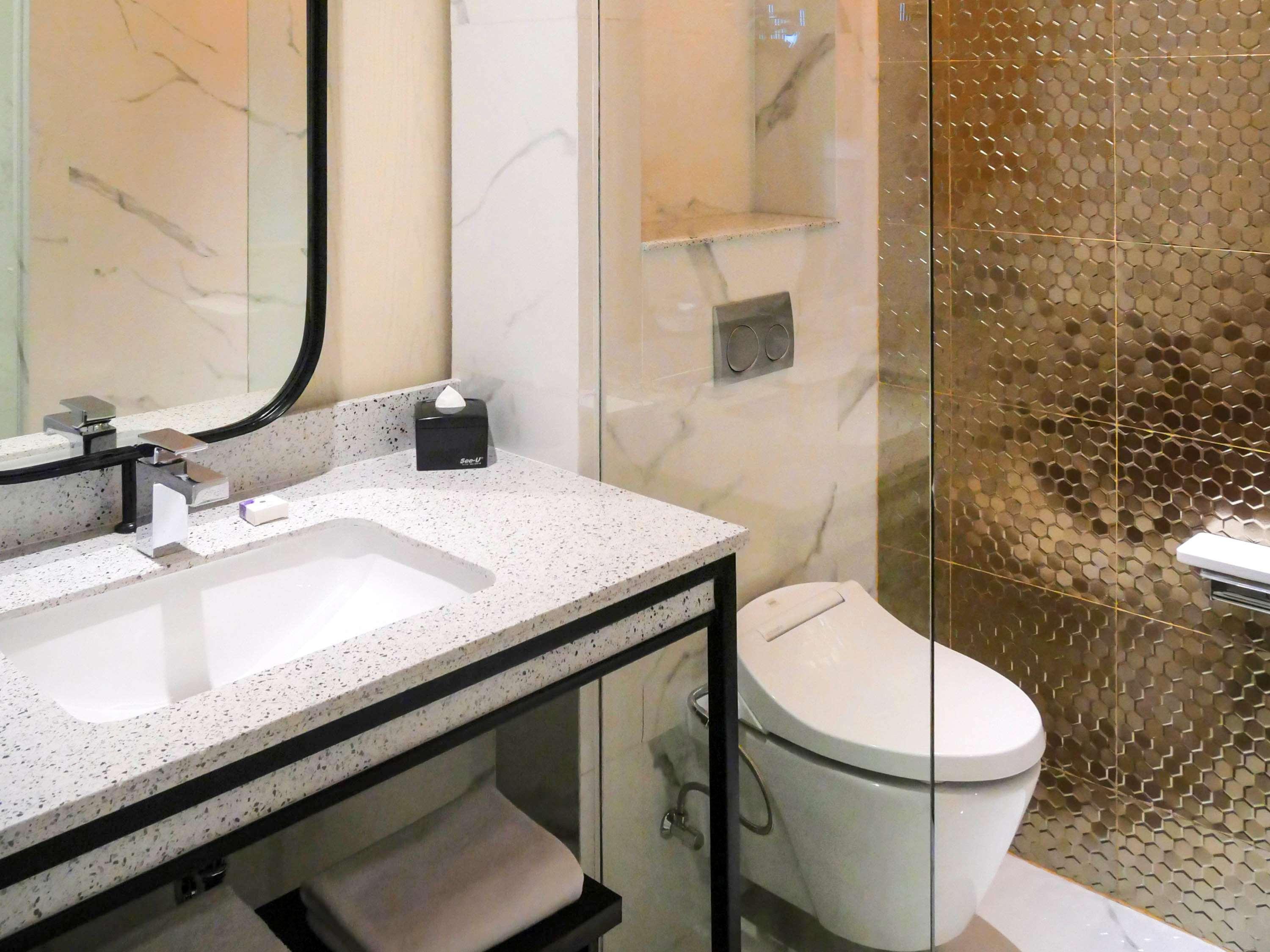 Movenpick Surabaya City Room photo