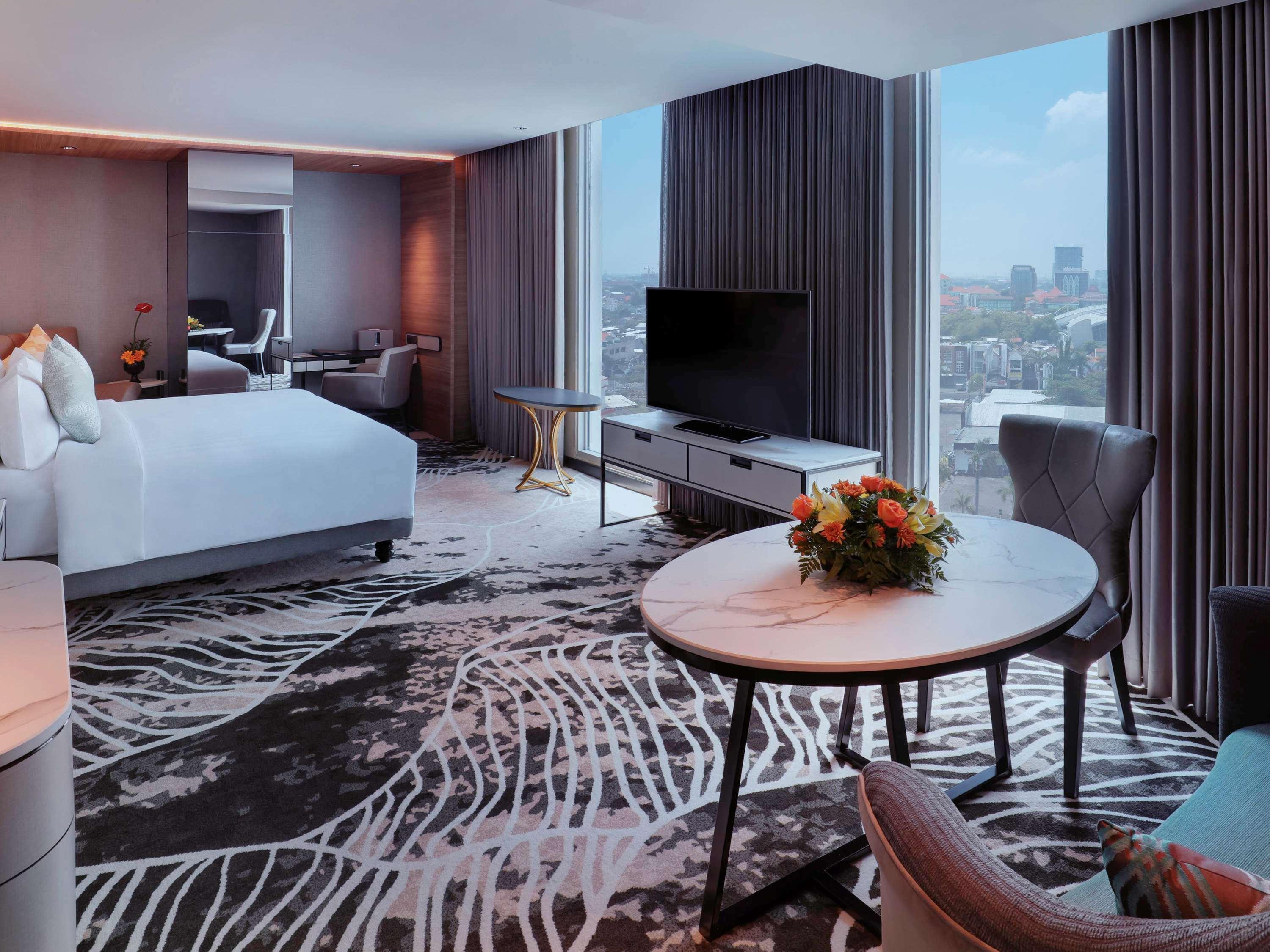 Movenpick Surabaya City Exterior photo