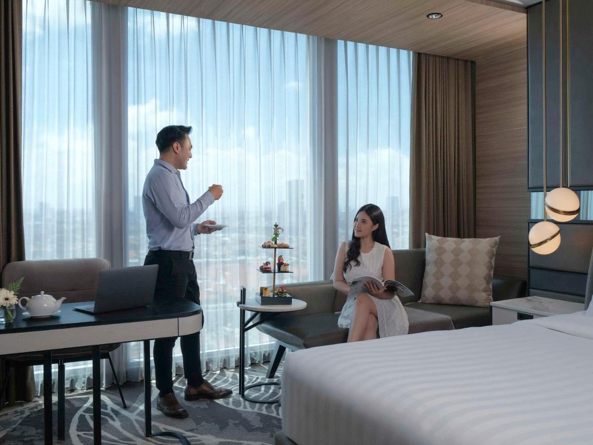 Movenpick Surabaya City Exterior photo