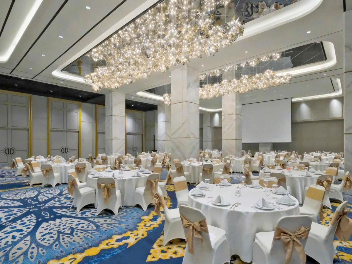 Movenpick Surabaya City Exterior photo