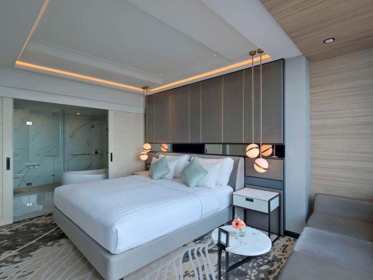 Movenpick Surabaya City Exterior photo