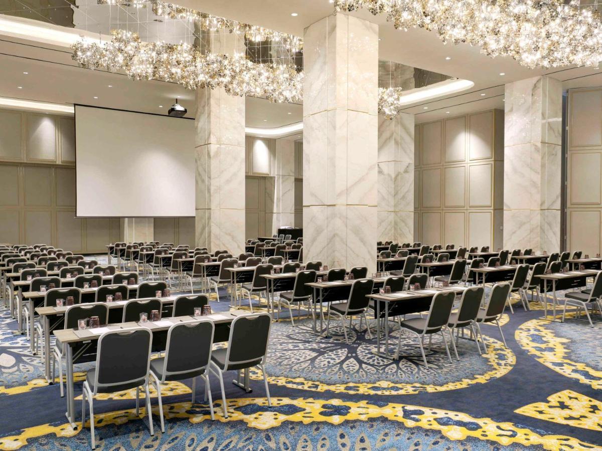 Movenpick Surabaya City Exterior photo