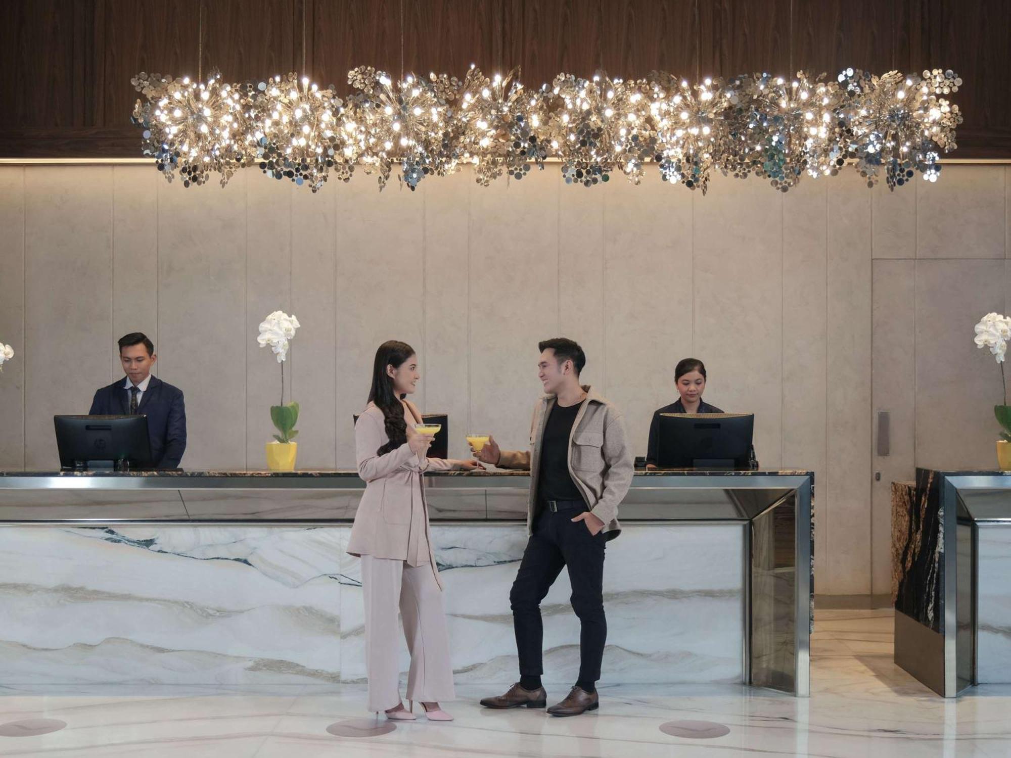 Movenpick Surabaya City Exterior photo