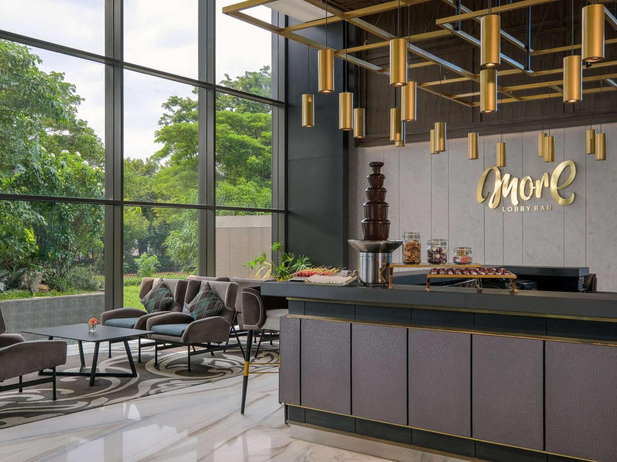 Movenpick Surabaya City Exterior photo