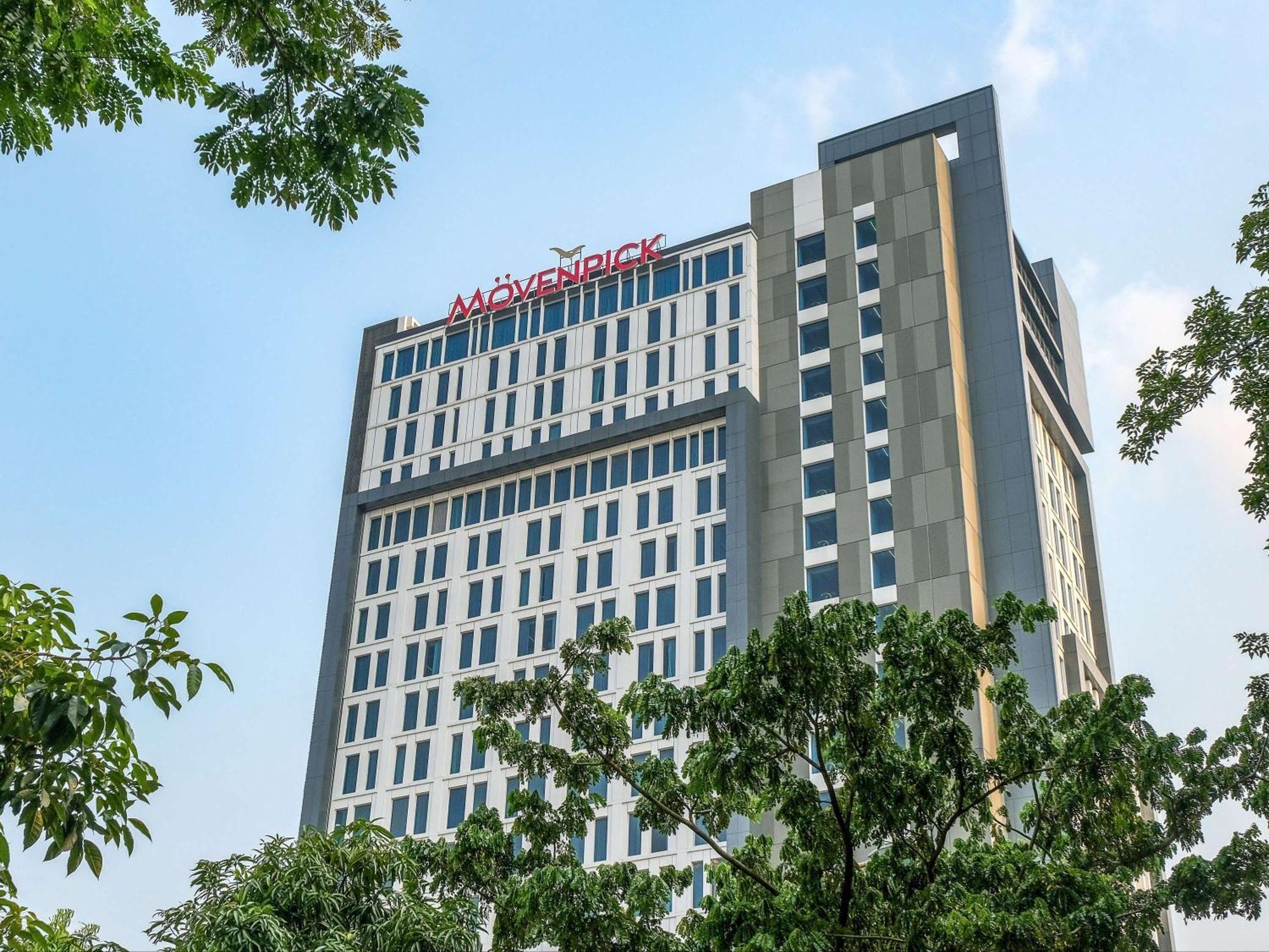 Movenpick Surabaya City Exterior photo