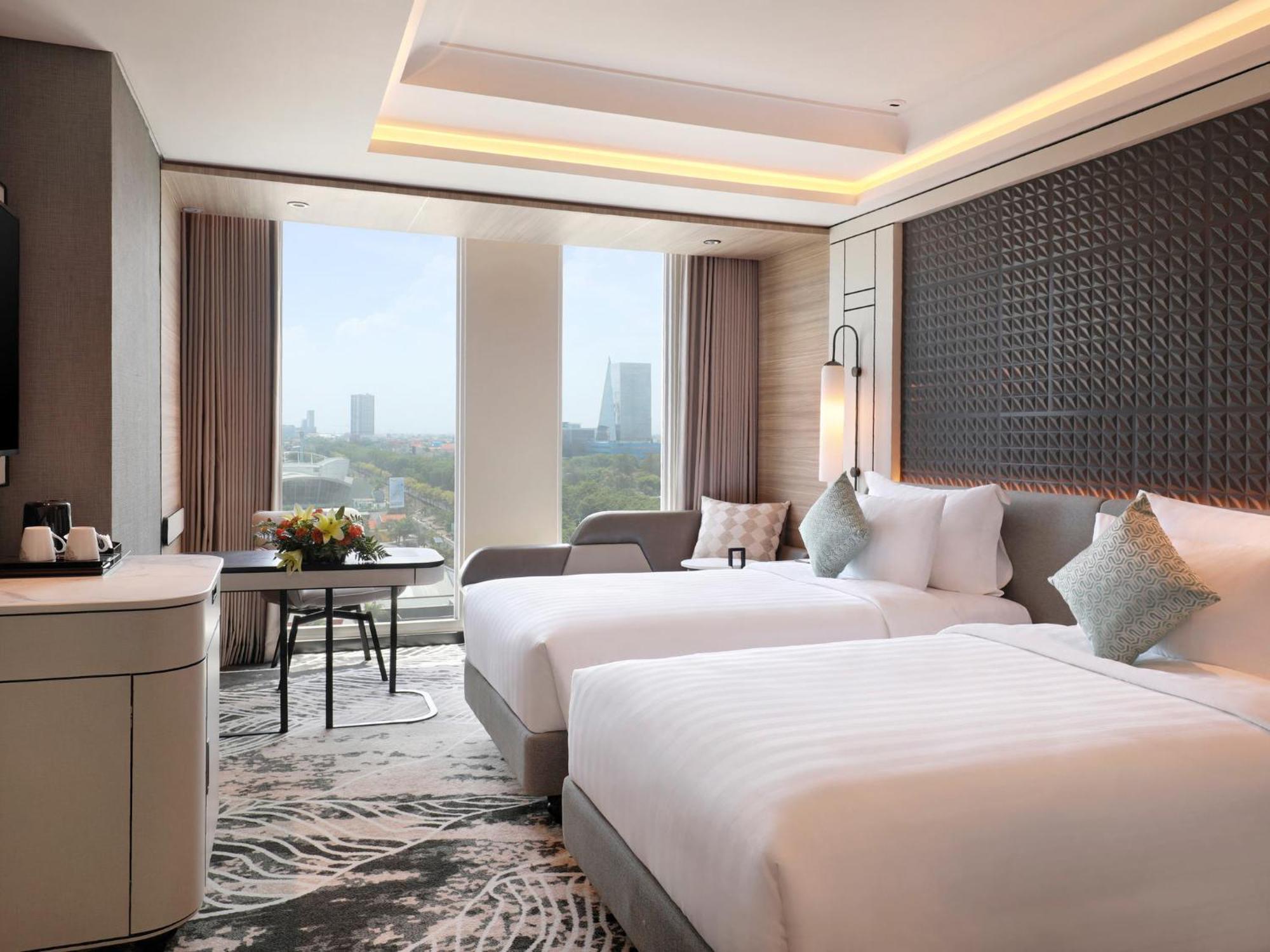 Movenpick Surabaya City Exterior photo