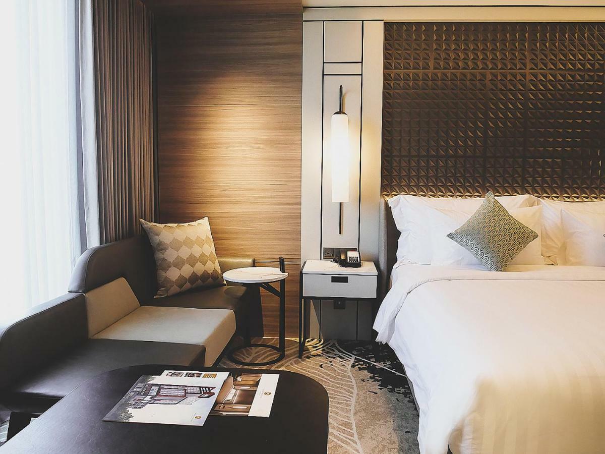 Movenpick Surabaya City Exterior photo